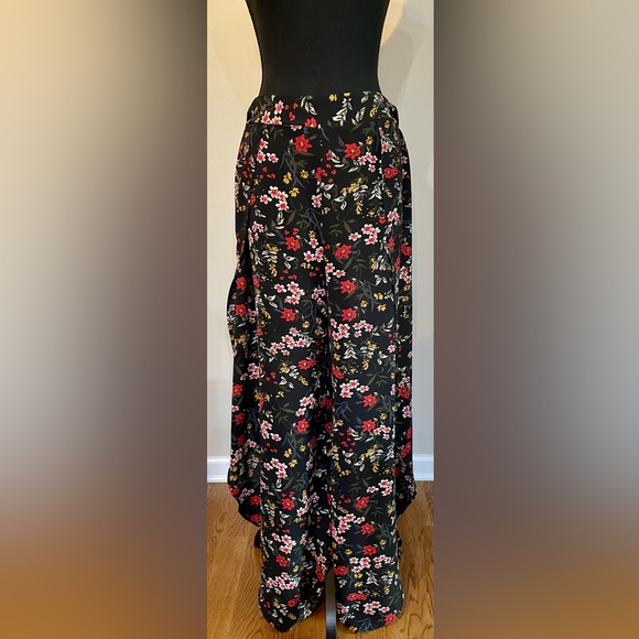 Forever 21 Pants - Forever 21 Sz large, floral flowy pants